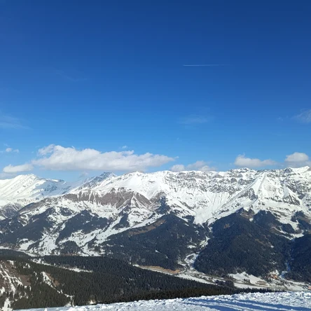 Дальние маршруты (8-14 часов)